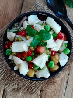 प्रोटीन डाइट रिच सलाद(Protein Diet Rich Salad recipe in hindi) रेसिपी मुख्य फोटो