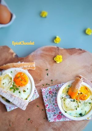 Une photo de Œufs cocotte chèvre épinards