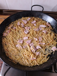 Una foto de Fideos Secos con Lomo