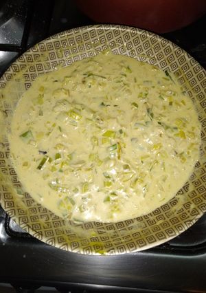 Una foto de Salsa de puerros super fácil