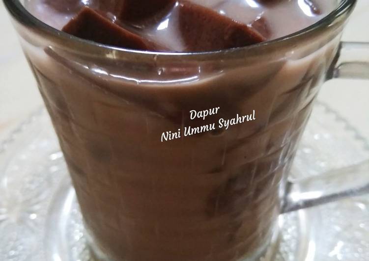  Resep  Susu  coklat  puding  nutrijel  oleh Nini Ummu Syahrul 