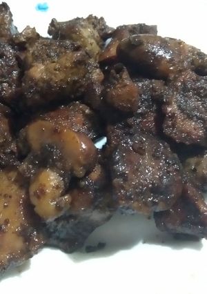 صورة لوصفة كبدة وقوانص مشويه على طريقتي