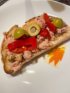 Una foto de Tosta de atún