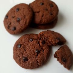 A picture of Eggless Double chocolate chip cookies.
