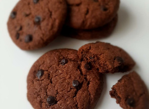 A picture of Eggless Double chocolate chip cookies.