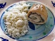 Una foto de pollo con espinacas