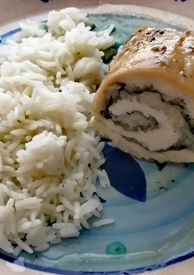 Una foto de Pollo relleno de espinacas y manzana verde y miel 🥬🍏🐝🤤