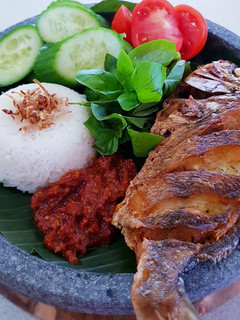 A picture of IKAN GORENG SAMBAL TRASI LALAPAN (Fried Fish with Sambal, Veg).