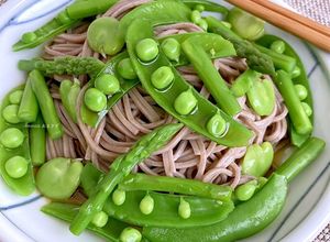 Foto di Soba freddi con fave e piselli mangiatutto😋🇯🇵🥢