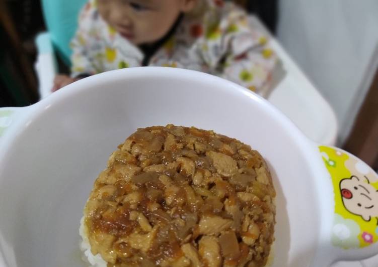 Rahasia Membuat MPASI 8-10 Bulan : Tim Ayam Jamur yang Renyah