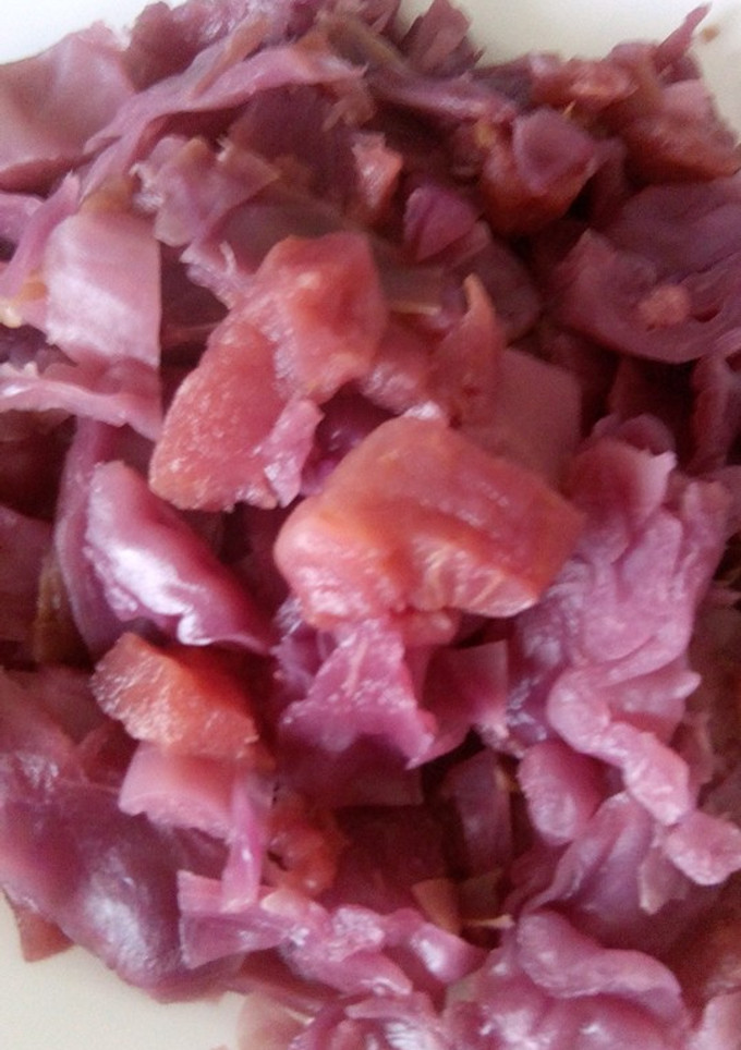 Una foto de Lombarda con manzana