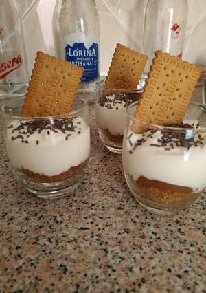 Una foto de Postre de yogurt griego