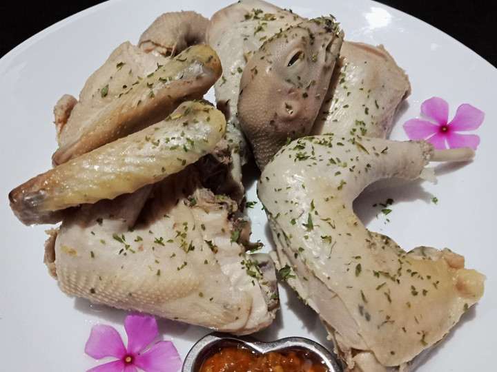 Bagaimana Menyiapkan Ayam Rebus Kalasan Bunda Pasti Bisa