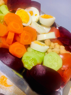Una foto de 🥗ENSALADA🥗 CON REMOLACHA