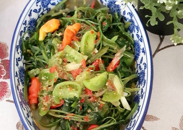 Resep Tumis Kangkung Terasi yang Menggugah Selera