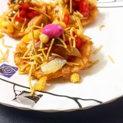 A picture of Colorful Papdi Chaat.