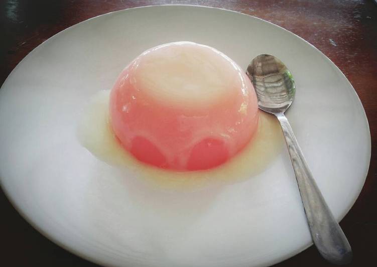 Puding yoghurt strawberry vla vanila