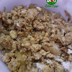 A picture of Chicken qeema for stuffing.