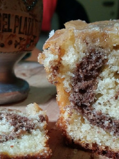 Una foto de Budín marmolado de naranja y chocolate súper húmedo 🍊🍫