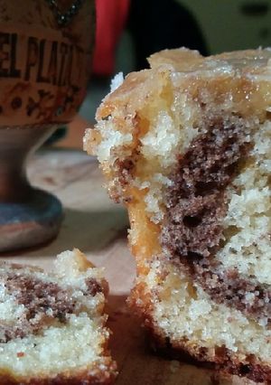 Una foto de Budín marmolado de naranja y chocolate súper húmedo 🍊🍫