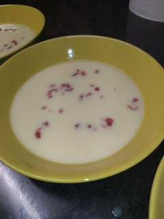 Una foto de Crema blanca. ROBOT MAMBO