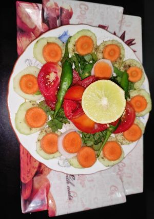 वेजिटेबल सलाद (vegetable salad recipe in hindi) रेसिपी मुख्य फोटो