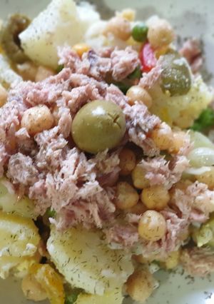 Foto principal de Ensalada de verano con Garbanzos y Guisantes