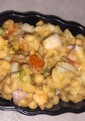 A picture of White peas chaat.