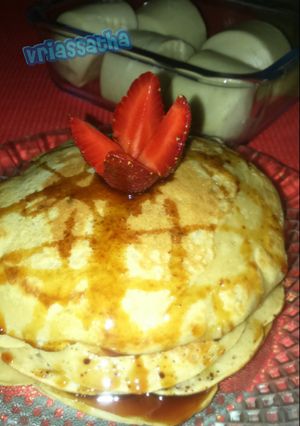 Foto resep Banana pancake with dates honey sauce😍😍