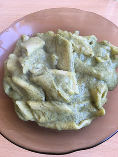 Una foto de Fideos con salsa verde🥦
