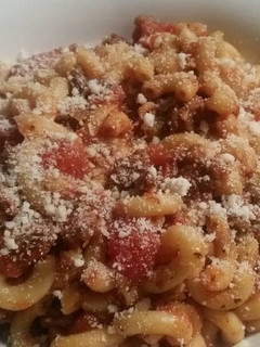 A picture of Macaroni w/ Spicy Meat Sauce.