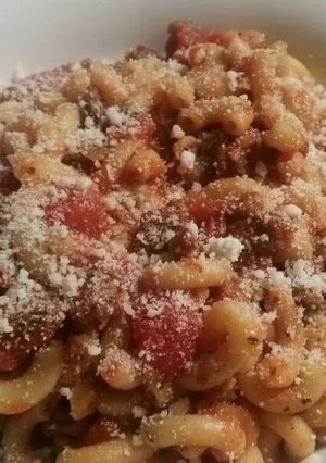 A picture of Macaroni w/ Spicy Meat Sauce.