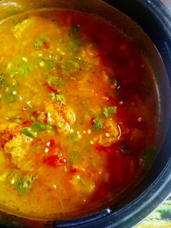 कुकर वाली गोभी करी (cooker wali gobi curry recipe in Hindi) रेसिपी मुख्य फोटो