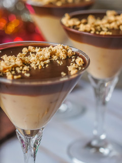 Una foto de Natillas de turrón y chocolate