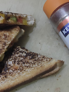 પીઝા સેન્ડવીચ ( Pizza Sandwich Recipe in Gujarati રેસીપી મુખ્ય ફોટો
