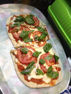 Una foto de Pizza casera a la parrilla