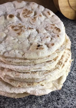 Una foto de Masa de pizza hecha en la sartén