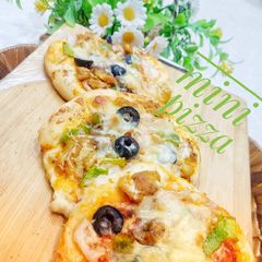 A picture of Mini pizza.