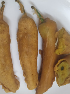 ஸ்டவ்டு மிளகாய் பஜ்ஜி (Stuffed milakaai bajji recipe in tamil) செய்முறை முக்கிய புகைப்படம்
