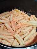 Pasta con crema de pimiento espesita