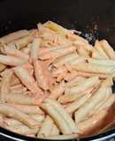Pasta con crema de pimiento espesita