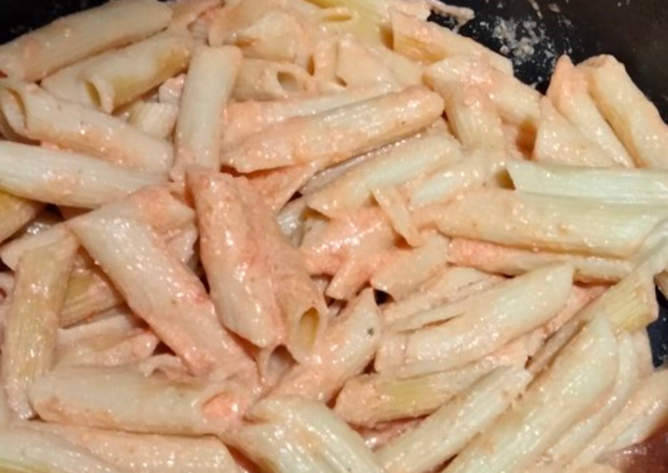 Pasta con crema de pimiento espesita