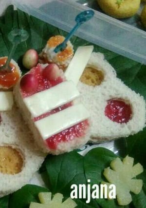 A picture of Butterfly sandwich...