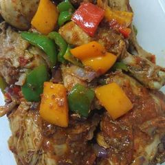 A picture of Fried chicken with sauce.
