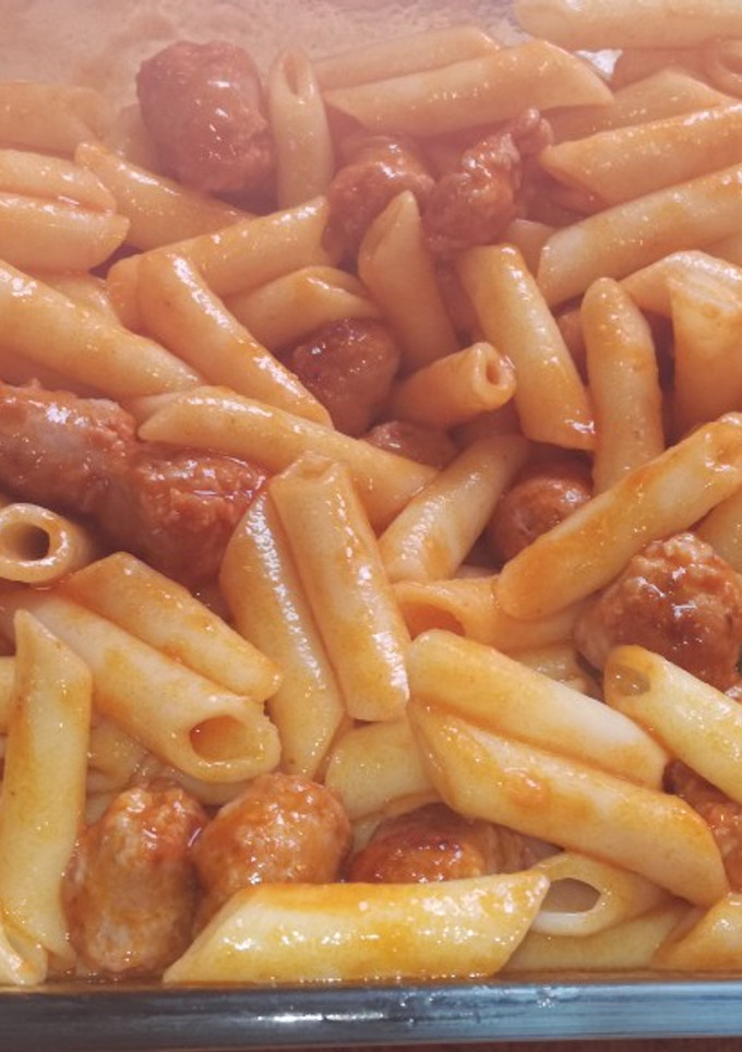 Una foto de Macarrones con salchichas