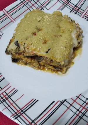 Una foto de Lasaña vegana de berenjenas 🍆😍 :)