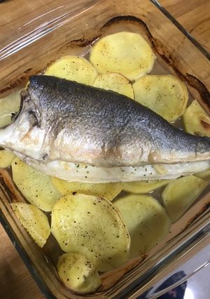 Una foto de Lubina al horno