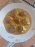 Chifteluțe în sos de lapte de cocos, smântână și lime