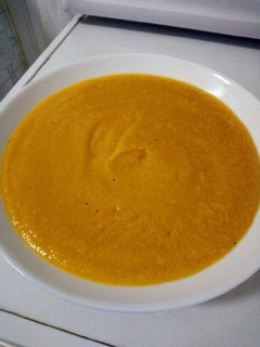 Una foto de Crema de calabaza y garbanzos en olla rápida