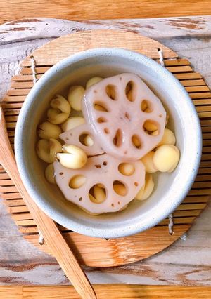 Hình của món 🌱 Chè Hạt Sen Củ Sen Đường Phèn.